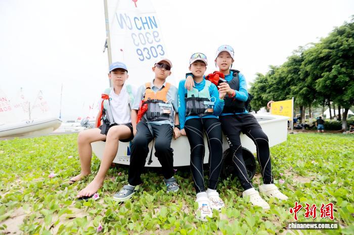 厦门站开赛 低龄化趋势凸显青少年帆船赛事迎来