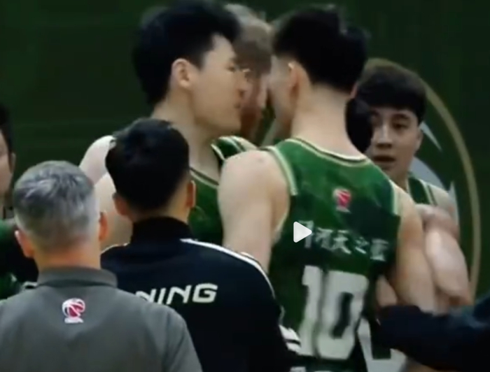 CBA第26轮常规赛：深圳险胜、周琦爆发、上海逆转