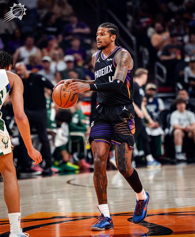 字母哥伤退雄鹿逆转太阳止连败 布克梦游成败关