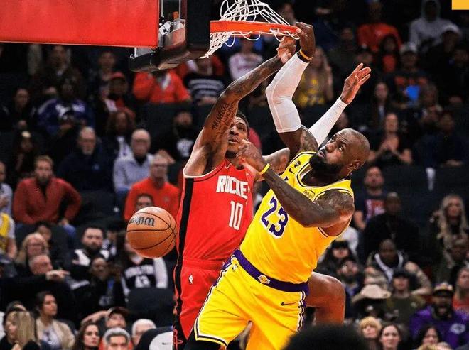 火箭湖人激战：杜兰特犯规成转折 伊森干扰球致