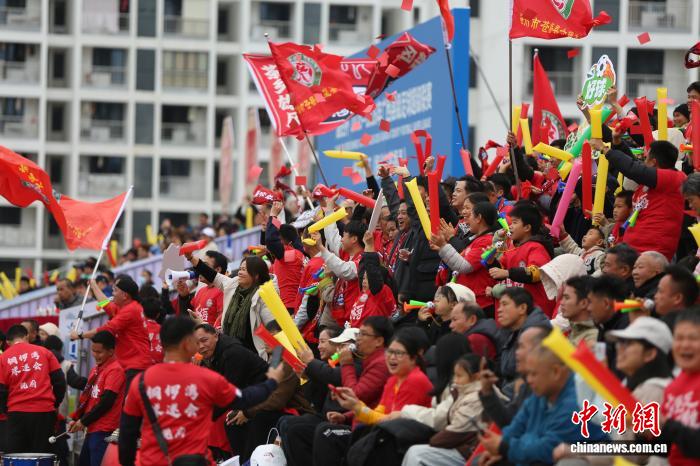 苍梧县六堡茶队主场力克桂平队 赛事带动文旅消