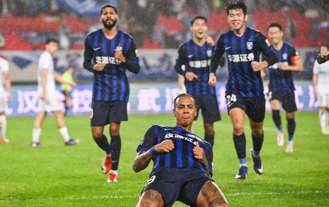 中超第7轮战报：蓉城铜梁龙双连胜领跑积分榜